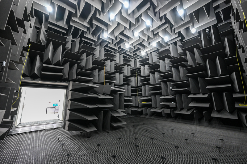 Komora akustyczna w Kampusie GUM