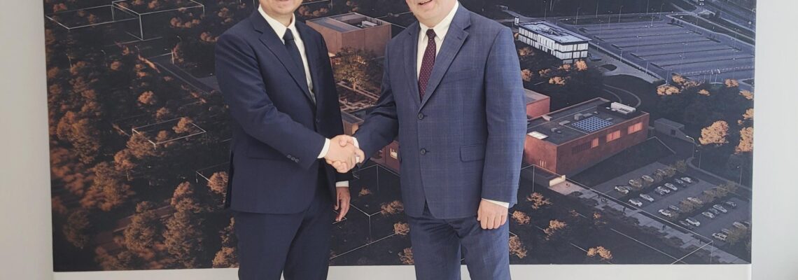 Ambasador Wietnamu z&nbsp;wizytą w&nbsp;Świętokrzyskim Kampusie Laboratoryjnym GUM