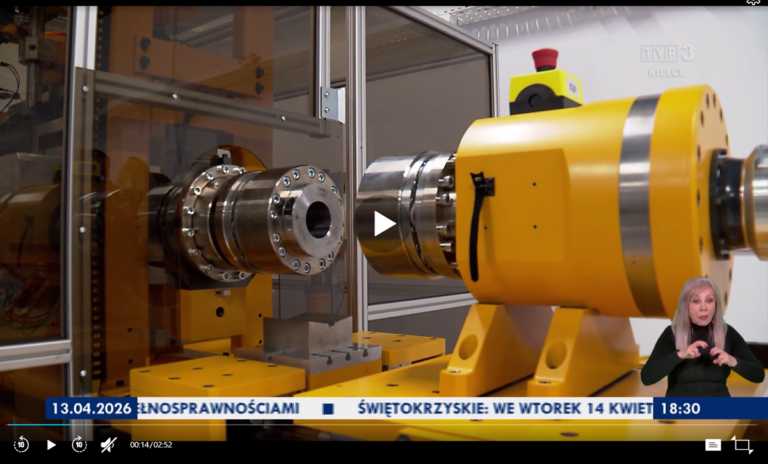 Kadr z relacji telewizyjnej. Wnętrze laboratorium Kampusu GUM.